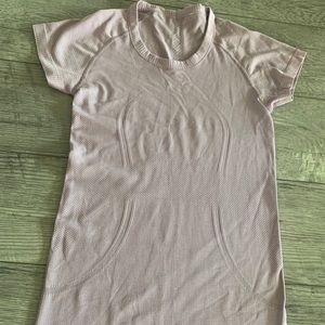 Lululemon swiftly tech short sleeve size 4